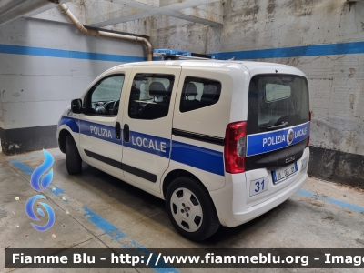 Fiat Qubo
Polizia Municipale
Unione dei Comuni Pian del Bruscolo (PU)
POLIZIA LOCALE YA 063 AM
