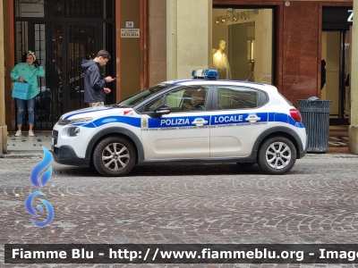 Citroen C3 III serie
Polizia Locale Bologna
Codice Automezzo: Bologna 14
Parole chiave: Citroen C3_IIIserie