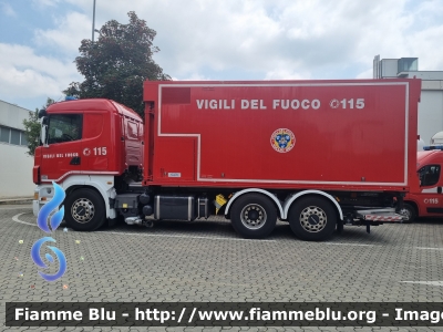 Scania R500 I serie
Vigili del Fuoco
Comando Provinciale di Venezia
Nucleo Operativo Chimico Speciale NOCS-NBCR di Mestre (VE)
VF 29985
Parole chiave: Scania R500_Iserie VF29985