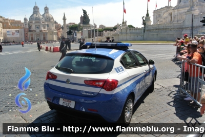 Alfa Romeo Giulietta restyle
Polizia di Stato
POLIZIA M1453
