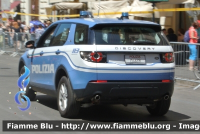 Land Rover Discovery Sport
Polizia di Stato
Questura di Roma
POLIZIA M1329
