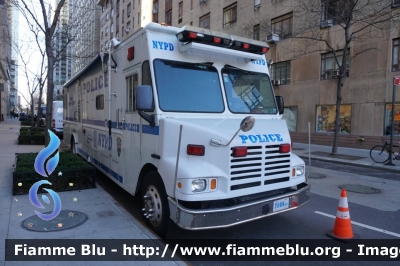 International Freightliner
United States of America-Stati Uniti d'America
New York Police Department
19st Precinct

