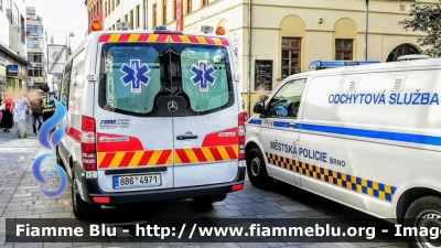 Mercedes-Benz Sprinter III serie
České Republiky - Repubblica Ceca
Ospedale Brno
Parole chiave: Ambulanza Ambulance Mercedes-Benz Sprinter_IIIserie