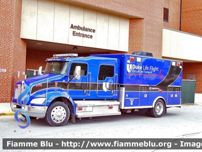Kenworth
United States of America - Stati Uniti d'America
Duke Life Flight Durham NC
Parole chiave: Ambulanza Ambulance