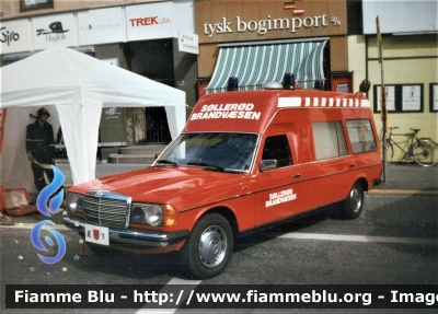 Mercedes-Benz W123
Danmark - Danimarca
Søllerød Brandvæsen
Parole chiave: Ambulance Ambulanza