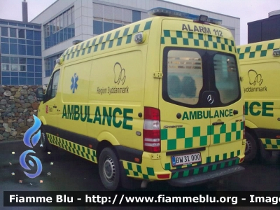 Mercedes-Benz Sprinter III serie
Danmark - Danimarca
Falck Region Syddanmark
Parole chiave: Ambulanza Ambulance