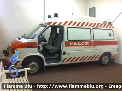 Volkswagen Transporter T4
Danmark - Danimarca
Falck Museum
Parole chiave: Ambulanza Ambulance