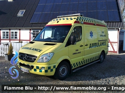 Mercedes-Benz Sprinter III serie
Danmark - Danimarca
EMS Ambulance Otterup
Parole chiave: Mercedes-Benz Sprinter_IIIserie Ambulanza Ambulance