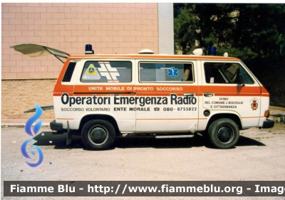 Volkswagen Transporter T3 
Operatori Emergenza Radio Bisceglie (BT)
**foto storica**
Parole chiave: Volkswagen Transporter_T3 ambulanza