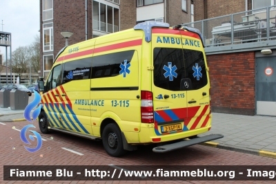 Mercedes-Benz Sprinter III serie Restyle
Nederland - Paesi Bassi
Amsterdam Ambulance
13-115
Parole chiave: Mercedes-Benz Sprinter_IIIserie_Restyle Ambulanza Ambulance