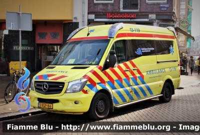 Mercedes-Benz Sprinter III serie Restyle
Nederland - Paesi Bassi
Amsterdam Ambulance
13-119
Parole chiave: Mercedes-Benz Sprinter_IIIserie_Restyle Ambulanza Ambulance
