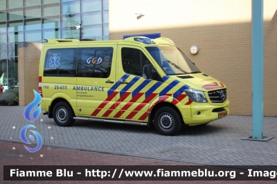 Mercedes-Benz Sprinter III serie restyle
Nederland - Paesi Bassi
Regionale Ambulance Voorziening (RAV) Flevoland
Zorgambulance 25-411
Parole chiave: Mercedes-Benz Sprinter_IIIserie_Restyle Ambulanza Ambulance