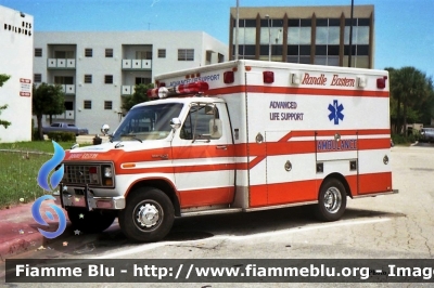 Ford Econoline 350
United States of America - Stati Uniti d'America
Randle Eastern ambulance FL
Parole chiave: Ambulanza Ambulance