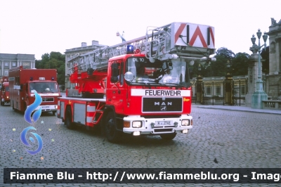 Man ?
Bundesrepublik Deutschland - Germany - Germania
Feuerwehr Koln
