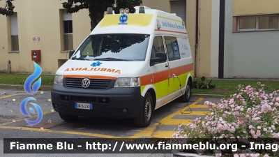 Volkswagen Transporter T5
Cooperativa sociale Castel Monte Onlus
Ambulanza convenzionata
SUEM 118 Treviso Emergenza
Ospedale di Oderzo (TV)
Allestimento Nepi 
"014"
Parole chiave: Volkswagen Transporter_T5 Ambulanza
