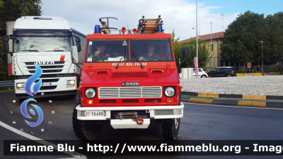 Iveco VM90
Vigili Del Fuoco
Comando Provinciale di Treviso
Polisoccorso allestimento Baribbi
VF 16488
Parole chiave: Iveco VM90 VF16488