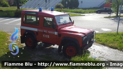 Land Rover Defender 90
Vigili Del Fuoco
Comando Provinciale di Treviso
Distaccamento Permanente di Conegliano (TV)
VF 19498
Parole chiave: Land Rover Defender_90_VF19498