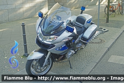 Bmw R1200RT III serie
Bundesrepublik Deutschland - Germania
Landespolizei Freie Stadt Berlin-
Polizia territoriale Città di Berlino
