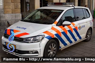 Volkswagen Touran III serie
Nederland - Paesi Bassi
Politie 
Amsterdam
