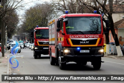 Man ?
Moldova - Moldavia
Pompieri - National Fire Service
