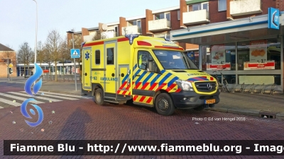 Mercedes-Benz Sprinter III serie restyle
Nederland - Paesi Bassi
Region 17 Rotterdam-Rijnmond Ambulance
Parole chiave: Mercedes-Benz Sprinter_IIIserie_Restyle Ambulanza Ambulance