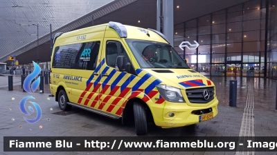 Mercedes-Benz Sprinter III serie restyle
Nederland - Paesi Bassi
Region 17 Rotterdam-Rijnmond Ambulance
Parole chiave: Ambulance Ambulanza