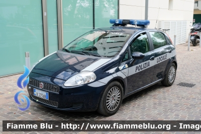Fiat Grande Punto 
Polizia Locale Jesolo (VE)
Allestimento Bertazzoni
Codice Veicolo: 106
POLIZIA LOCALE YA 273 AB 
Parole chiave: Fiat Grande_Punto POLIZIALOCALEYA273AB JEAS-2022