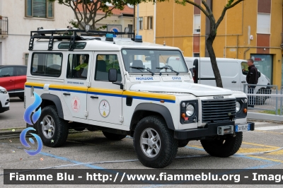 Land Rover Defender 110 
Protezione Civile
Gruppo Radio Piovese
Piove di Sacco (PD)
FIR Servizio Emergenza Radio
Regione Veneto
"221" 
Parole chiave: Land-Rover Defender_110