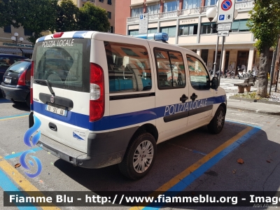 Fiat Doblò II Serie
Polizia Locale Comune di Recco (Ge)
POLIZIA LOCALE YA 974 AA
Parole chiave: Fiat Doblò_IIserie POLIZIALOCALEYA974AA
