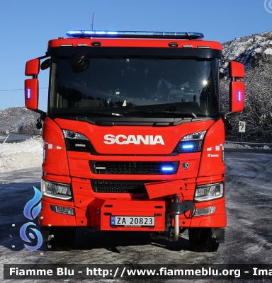 Scania P410 4x4
Kongeriket Norge - Kongeriket Noreg - Norvegia
Harstad Brann og Redning
