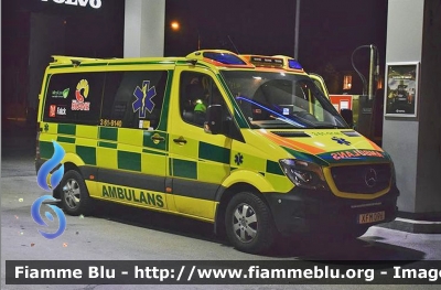 Mercedes-Benz Sprinter III serie restyle
Sverige - Svezia
Ambulans
Parole chiave: Ambulanza Ambulance