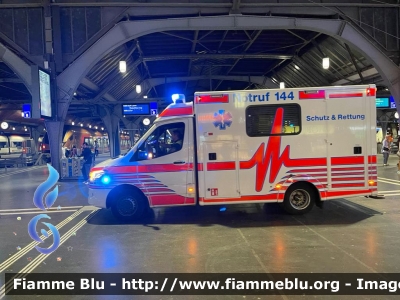 Mercedes-Benz Sprinter IV serie 
Schweiz - Suisse - Svizra - Svizzera
Schutz und Rettung Zurich
Parole chiave: Ambulance Ambulanza