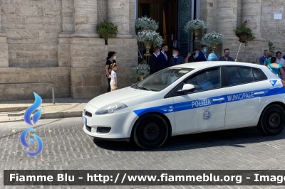 Fiat Nuova Bravo
Polizia Municipale
Comune di Pachino (SR)
YA 606 AA
Parole chiave: Polizia_municipale pachino locale fiat bravo