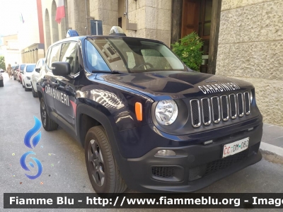 Jeep Renegade
Carabinieri
CC DM 082
