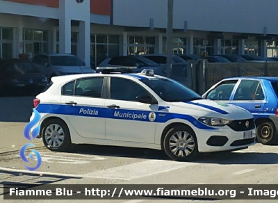 Fiat Nuova Tipo
Polizia Municipale
Comune di Giulianova (TE)
POLIZIA LOCALE YA 197 AP
Parole chiave: Fiat Nuova_Tipo POLIZIALOCALEYA197AP