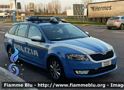 Skoda Octavia Wagon IV serie
Polizia di Stato
Polizia Stradale in servizio sulla rete autostradale di Autostrade per l'Italia
Terza fornitura
Allestite Focaccia
Decorazione Grafica Artlantis
POLIZIA M2162

