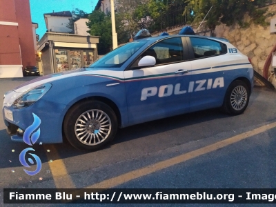 Alfa Romeo Nuova  Giulietta
Polizia di Stato
Questura de L'Aquila
POLIZIA M6157
