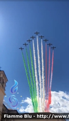 Aermacchi MB339PAN
Aeronautica Militare Italiana
313° Gruppo Addestramento Acrobatico
Stagione esibizioni 2020
Passaggio su Provincie
durante lockdown
