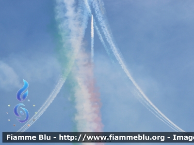 Aermacchi MB339PAN
Aeronautica Militare Italiana
313° Gruppo Addestramento Acrobatico
Stagione esibizioni 2019
Air Show Jesolo
Parole chiave: Aermacchi MB339PAN