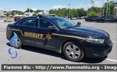 Ford Taurus
United States of America - Stati Uniti d'America
Berkeley County WV Sheriff
