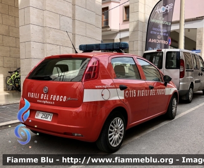 Fiat Grande Punto 
Vigili del Fuoco 
Direzione Regionale Abruzzo 
VF 25871
Parole chiave: Fiat Grande_Punto VF25871