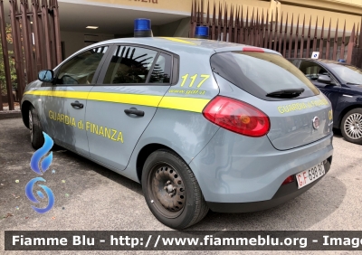 Fiat Nuova Bravo 
Guardia di Finanza 
GdiF 698 BC 
Parole chiave: Fiat Bravo Guardia di Finanza
