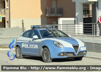Alfa Romeo Nuova Giulietta restyle 
Polizia di Stato 
Squadra Volante 
Allestimento NCT Nuova Carrozzeria Torinese
POLIZIA M5837
Parole chiave: Alfa-Romeo Nuova_Giuletta_restyle POLIZIAM5837