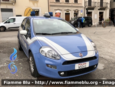 Fiat Punto VI serie 
Polizia di Stato 
Allestimento NCT 
Decorazione Grafica Artlantis 
POLIZIA N5040
Parole chiave: Fiat Punto_VIserie POLIZIAN5040