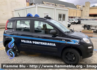 Fiat Nuova Panda 4x4 II serie 
Polizia Penitenziaria 
Servizio Traduzioni e Piantonamenti 
POLIZIA PENITENZIARIA 415 AH 
Parole chiave: Fiat Nuova_Panda_4x4_IIserie POLIZIAPENITENZIARIA415AH