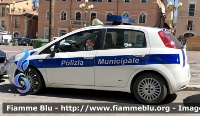 Fiat Grande Punto 
Polizia Municipale 
Comune di San Benedetto Dei Marsi 
Parole chiave: Fiat_Grande Punto Polizia Municipale San Benedetto dei Marsi
