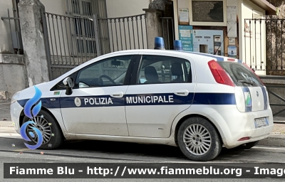 Fiat Grande Punto 
Polizia Municipale 
Comune di Luco Dei Marsi (AQ)

Parole chiave: Fiat Grande_Punto