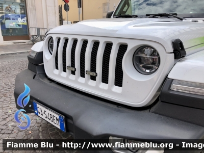 Jeep Wrangler Sahara 
Protezione Civile 
Regione Abruzzo 

Parole chiave: Jeep Wrangler_Sahara