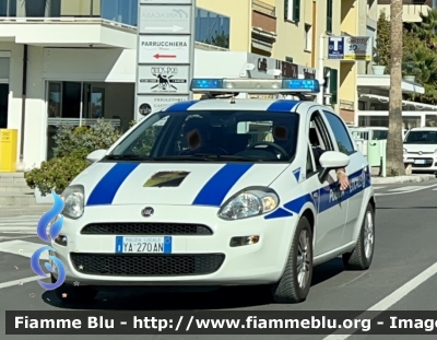 Fiat Punto VI serie 
Polizia Locale 
Comune di Alba Adriatica 
POLIZIA LOCALE YA 270 AN
Parole chiave: Fiat Punto_VIserie POLIZIALOCALEYA270AN