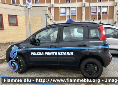 Fiat Nuova Panda 4x4 II serie 
Polizia Penitenziaria 
Servizio Traduzioni e Piantonamenti 
POLIZIA PENITENZIARIA 415 AH 
Parole chiave: Fiat Nuova_Panda_4x4_IIserie POLIZIAPENITENZIARIA415AH